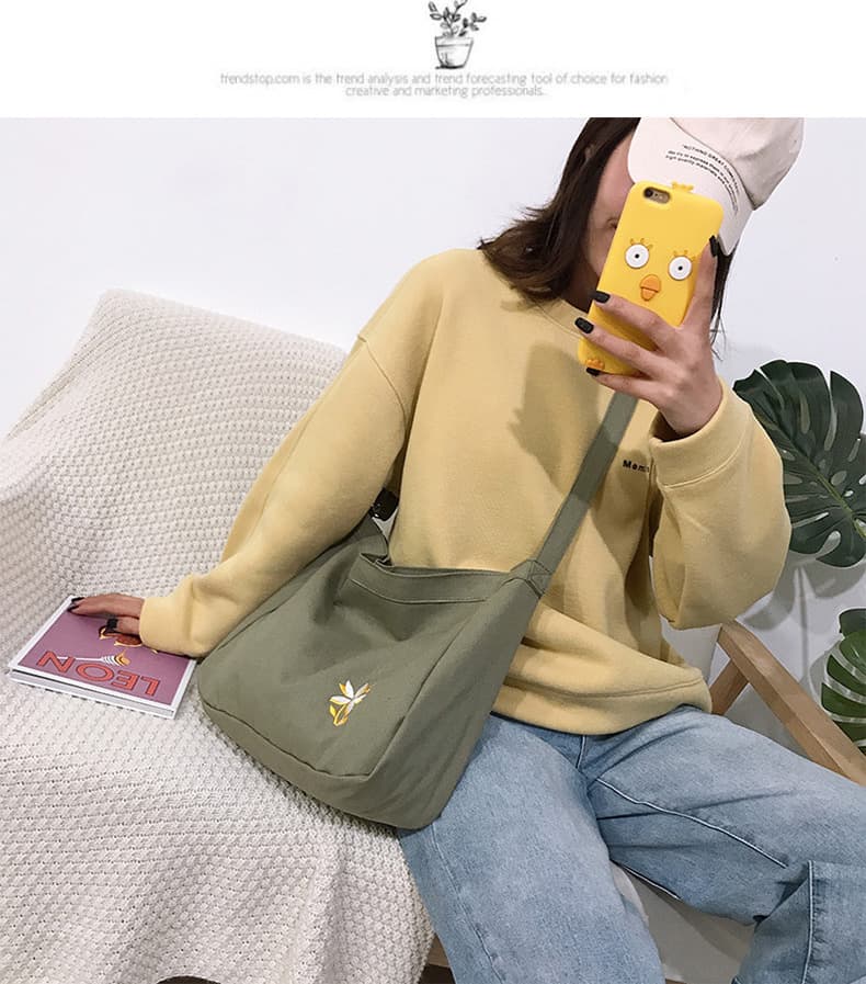 帆布バッグ 刺繍入り帆布ショルダーバッグ レディース大容量